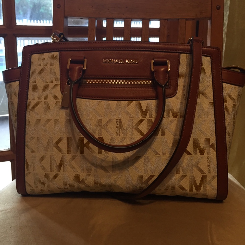 Michael Kors Vanilla Selma Zip